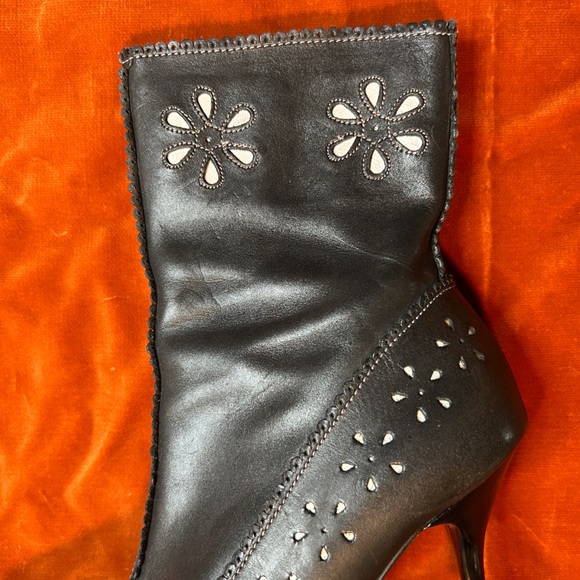 RARE vintage pointed toe genuine leather booties floral 90’s stiletto heel boots - Picture 12 of 13
